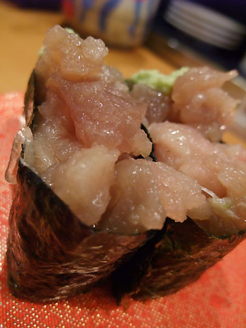 廻転寿司 弁慶（新潟県佐渡市；佐渡島）の料理の写真とか